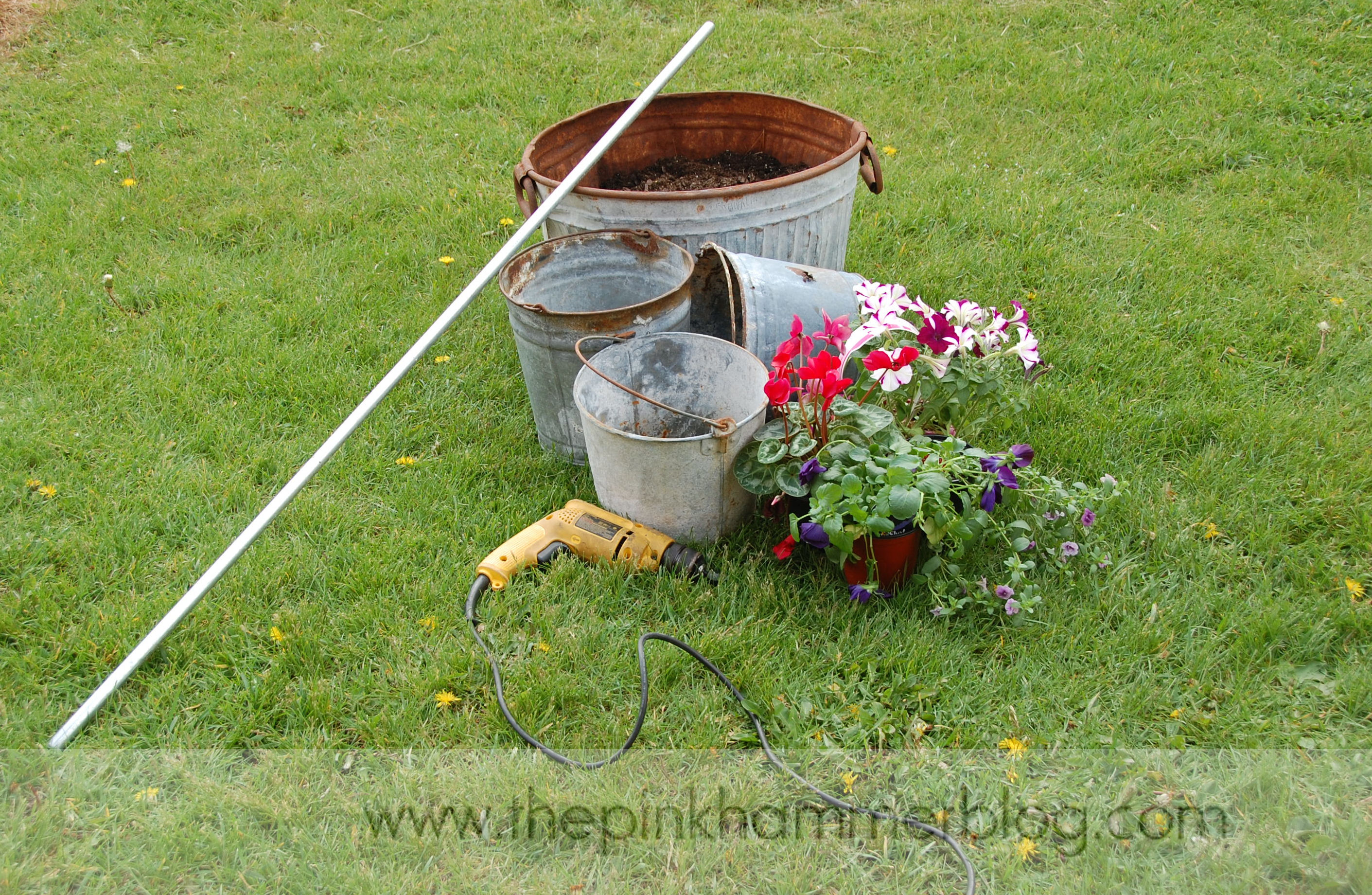 Primitive tipsy pot planters DIY Rustic garden decor. The Pink ...